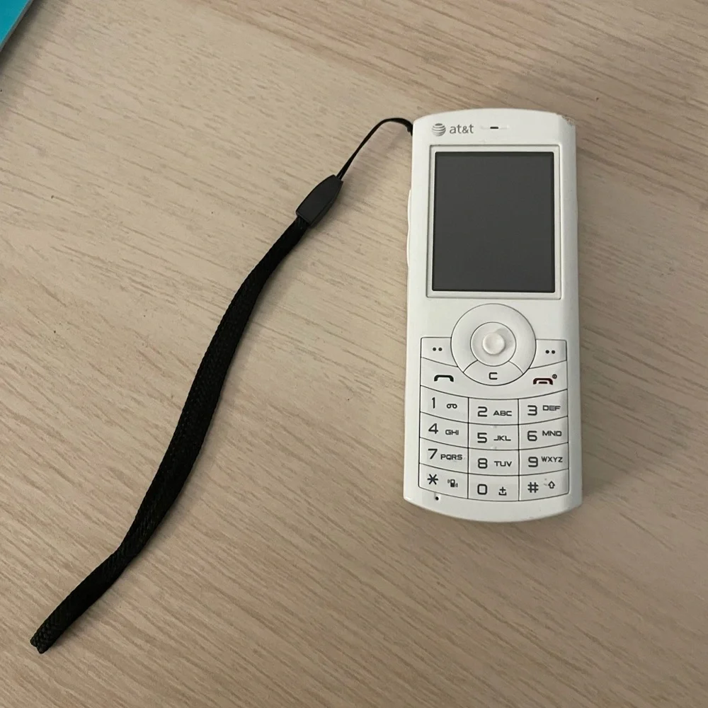 Vintage Pantech 2007 Cellphone (water damage)